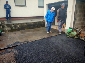 Az elkészült aszfalt burkolat hány óra után járható?