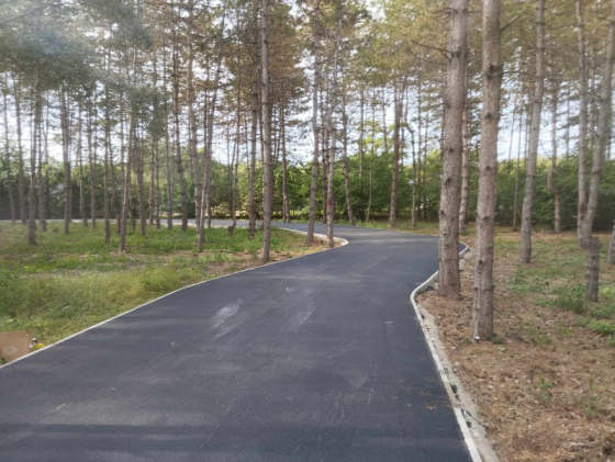 Erdős részen aszfaltozás személyforgalom terhelésre AC/08-as aszfaltból