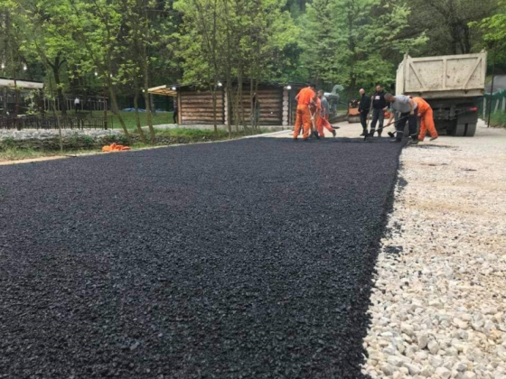 5 cm-es vastagságú ipari aszfalfelület létrehozása