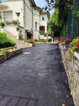 Nagykövetség előtti autó út aszfaltozása