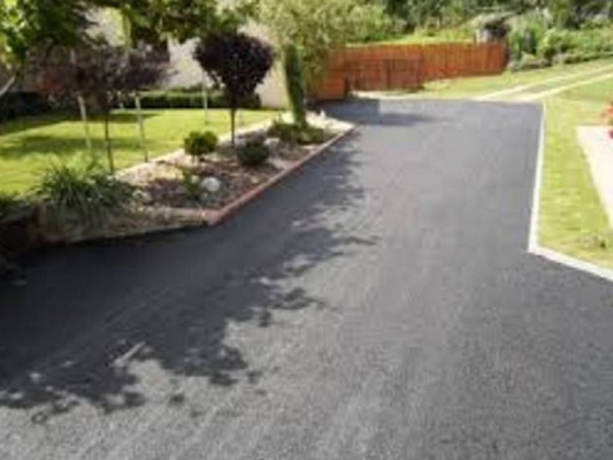 Autóbejáró készítése AC/11-es aszfaltból.